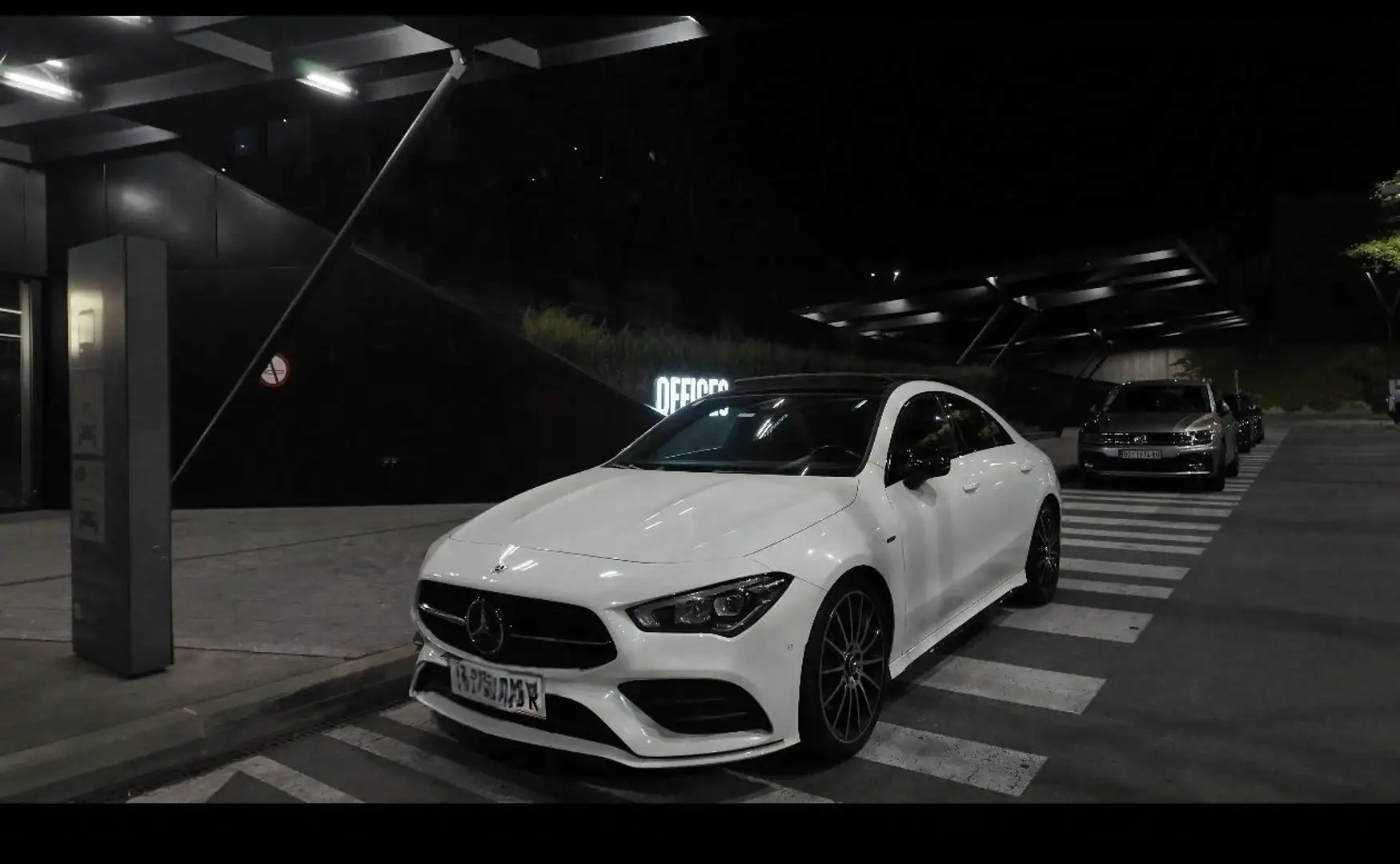 Mercedes-Benz CLA 200 Edition amgline - 1