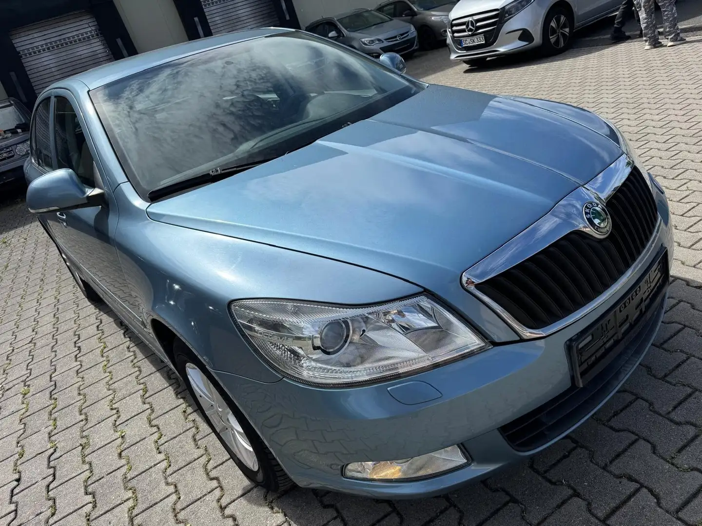 Skoda Octavia Ambiente Blau - 1