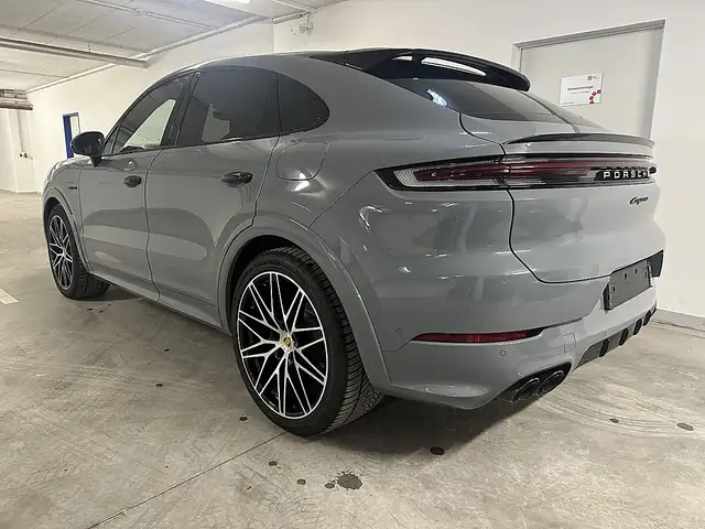Porsche Cayenne Coupe III E-Hybrid Sportdesgin Ansicht 8