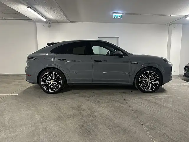 Porsche Cayenne Coupe III E-Hybrid Sportdesgin Ansicht 5