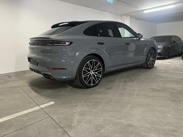 Porsche Cayenne Coupe III E-Hybrid Sportdesgin Ansicht 10