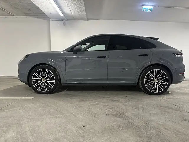 Porsche Cayenne Coupe III E-Hybrid Sportdesgin Ansicht 3