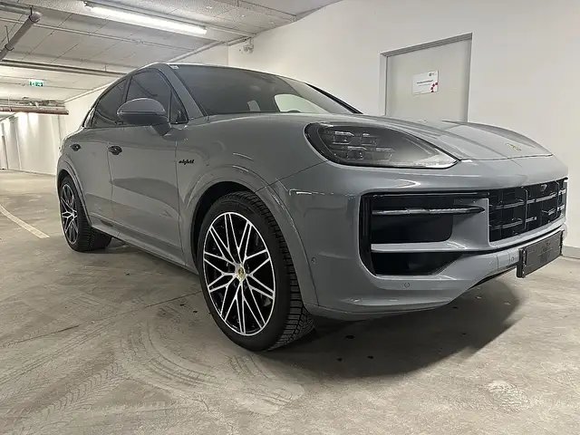 Porsche Cayenne Coupe III E-Hybrid Sportdesgin Ansicht 6