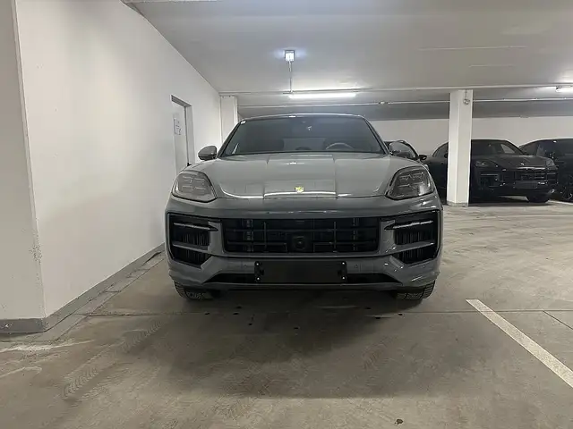 Porsche Cayenne Coupe III E-Hybrid Sportdesgin Ansicht 4