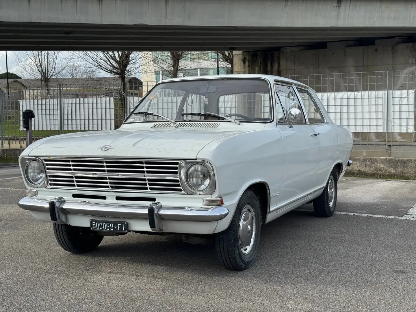 Opel Kadett . Bianco - 1