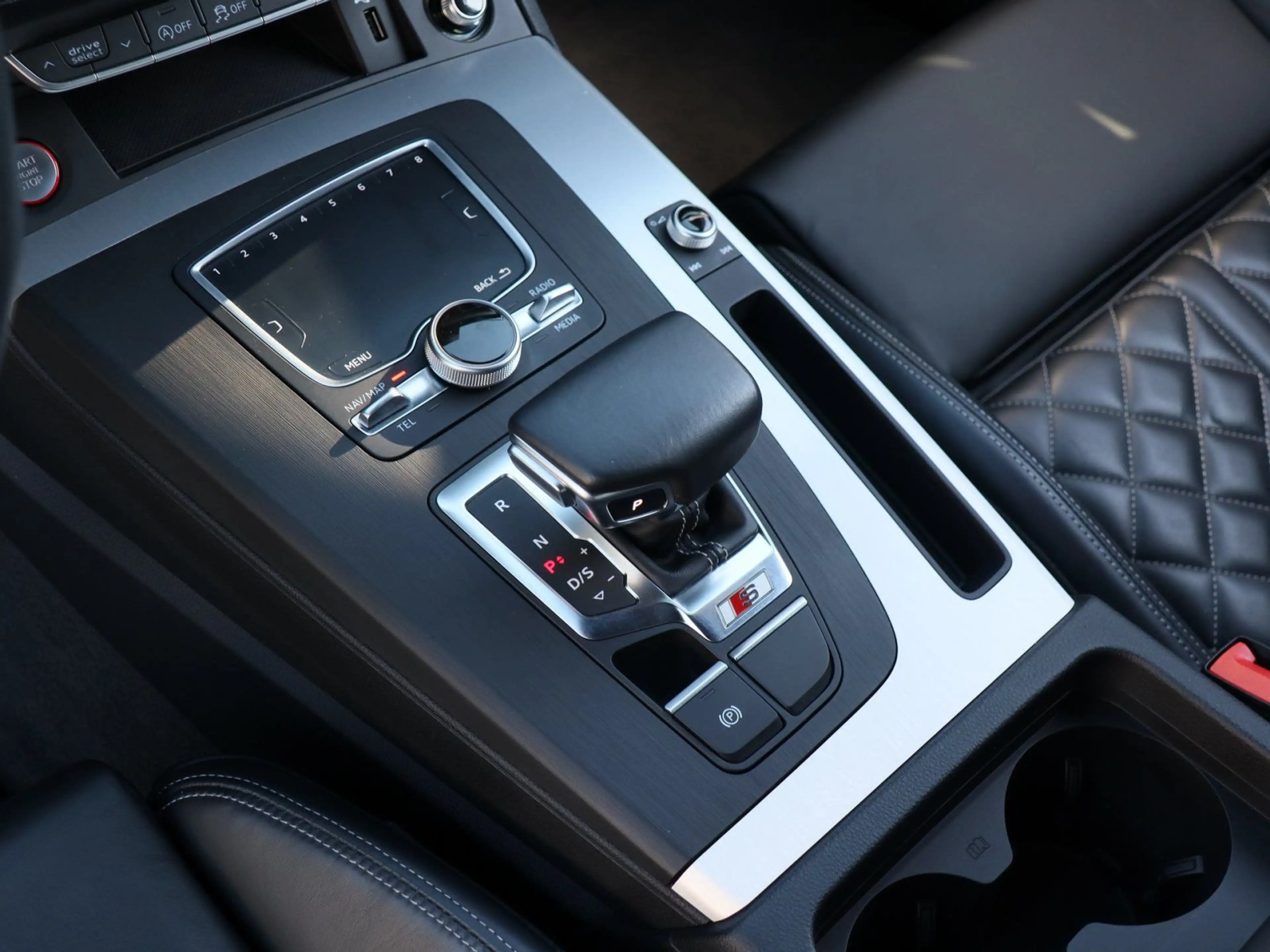 Audi SQ5 nza 3.0 TDI quattro AHK Luft Matrix Navi — photo 9