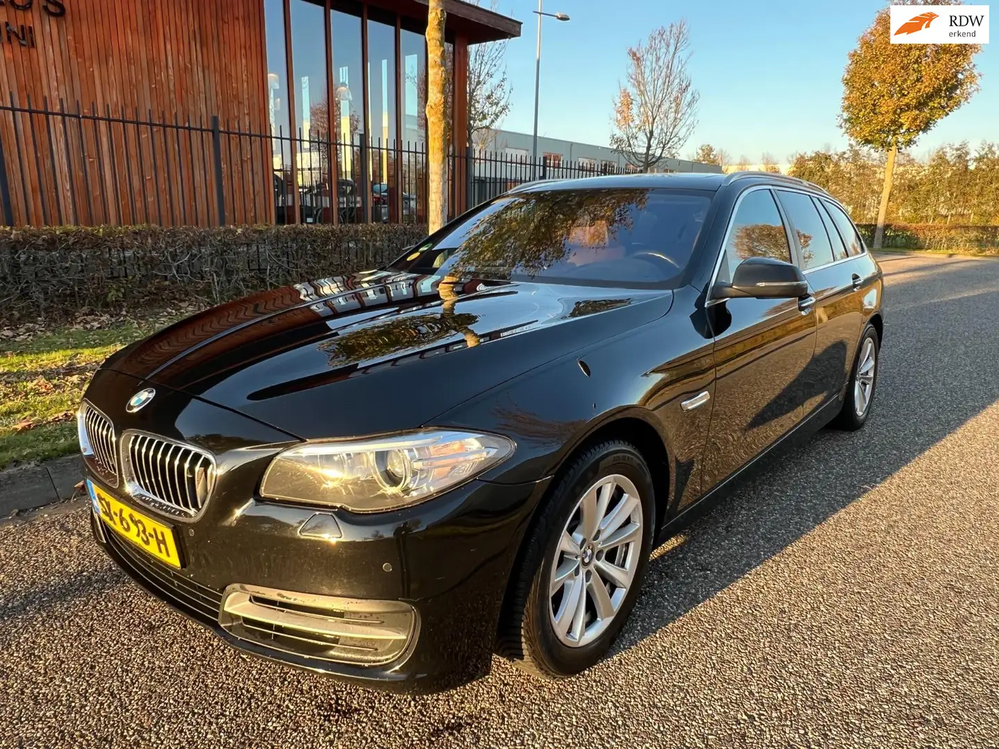 BMW 530 5-serie Touring 530d panoramadak, trekhaak, comfor Noir - 1