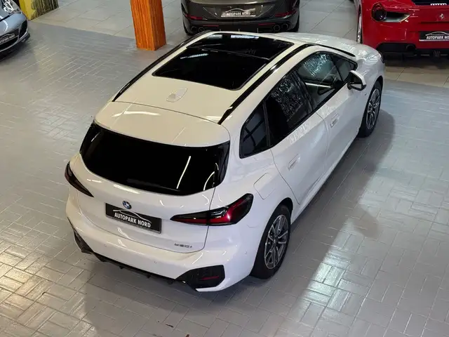 BMW 2 Series view 10