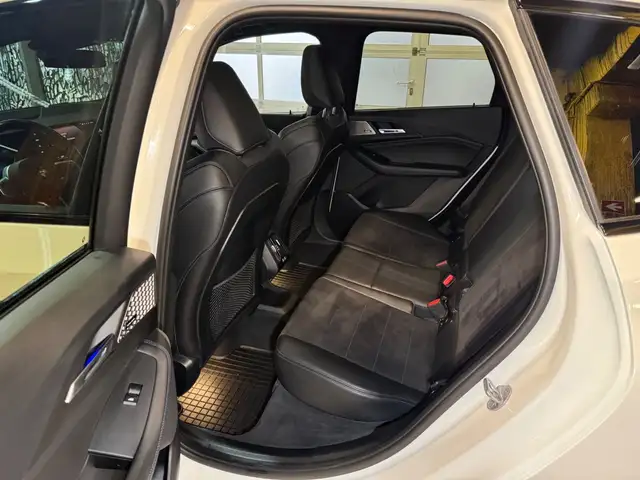 BMW 2 Series view 13