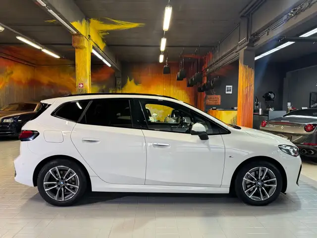 BMW 2 Series view 8