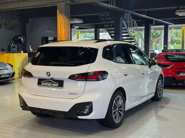 BMW 2 Series view 7