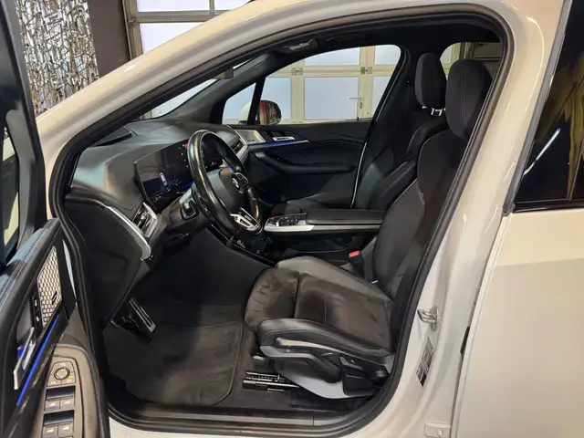 BMW 2 Series view 14