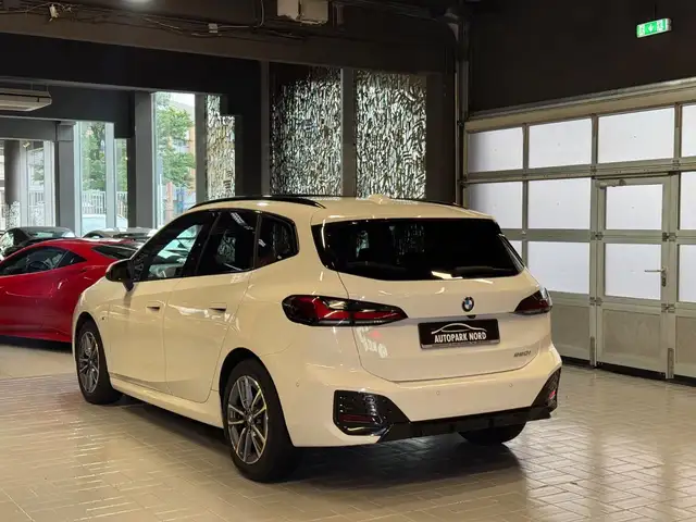 BMW 2 Series view 5