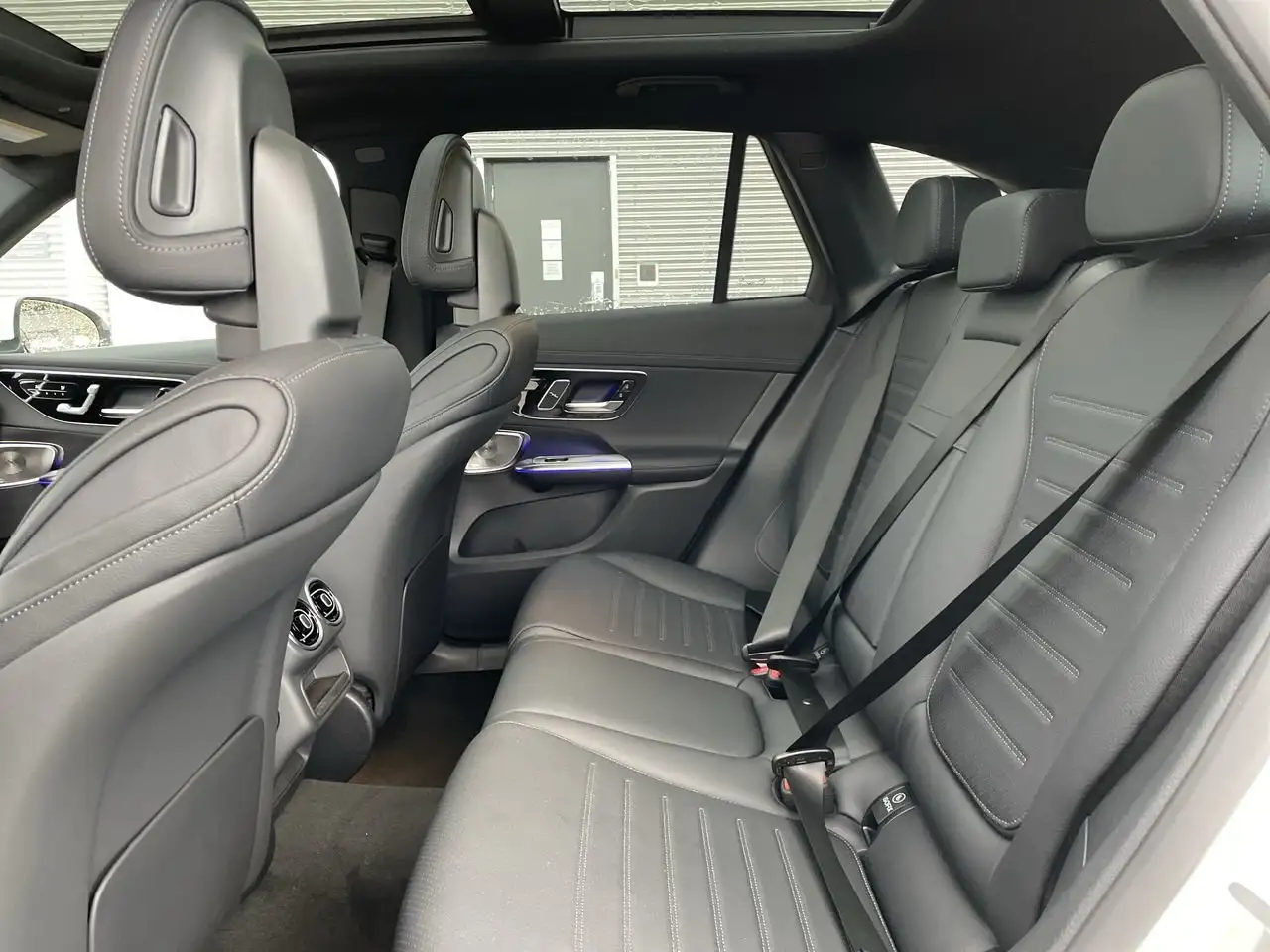 Mercedes-Benz GLC снимка Mercedes-Benz GLC