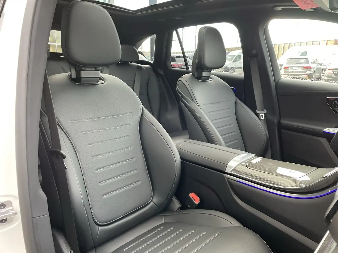 Mercedes-Benz GLC снимка Mercedes-Benz GLC
