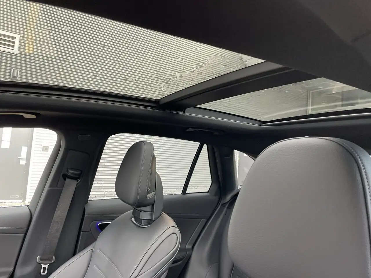 Mercedes-Benz GLC снимка Mercedes-Benz GLC