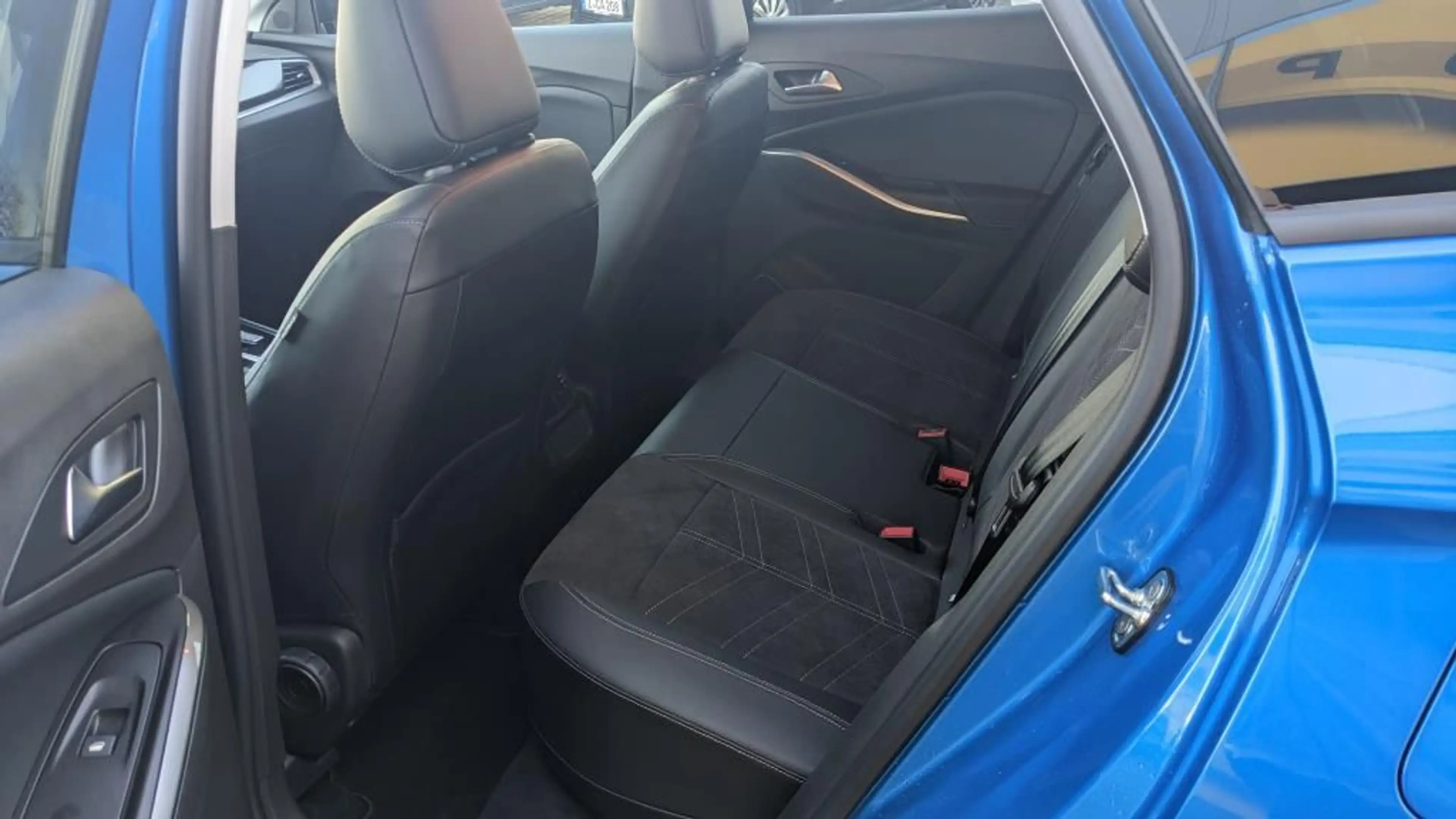 Opel Grandland X Grandland PHEV Ultimate 165 kW 224 PS AT8 — photo 9