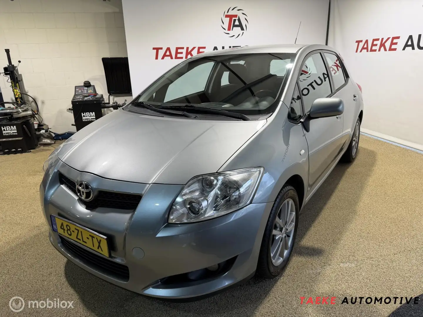 Toyota Auris 1.6-16V Dynamic Clima/Cruise/1eEIG/PDC/NAP Grau - 1