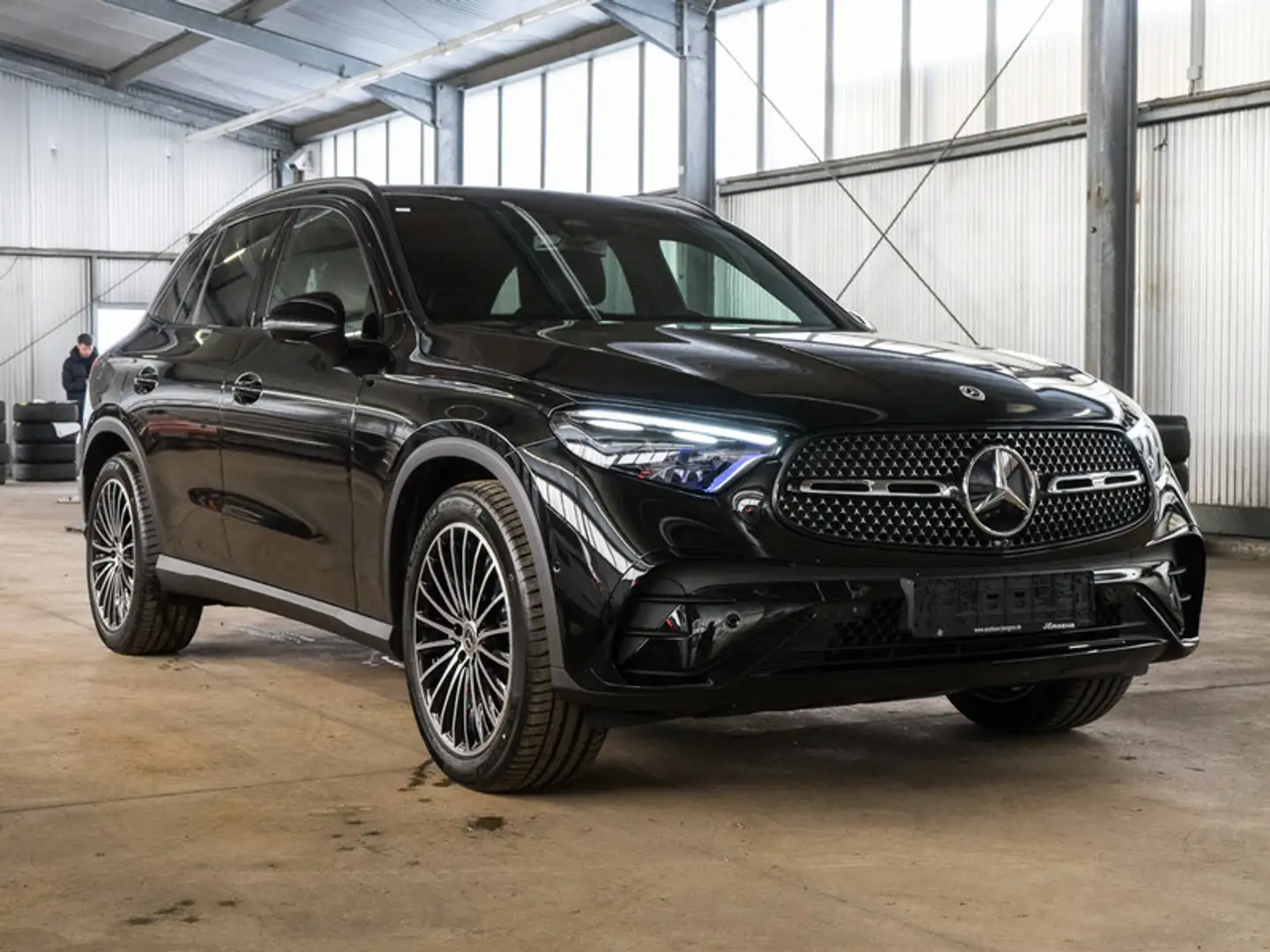 Mercedes-Benz GLC 300 d 4M AMG-Sport/360/Pano/AHK/Distr/Night Černá - 2