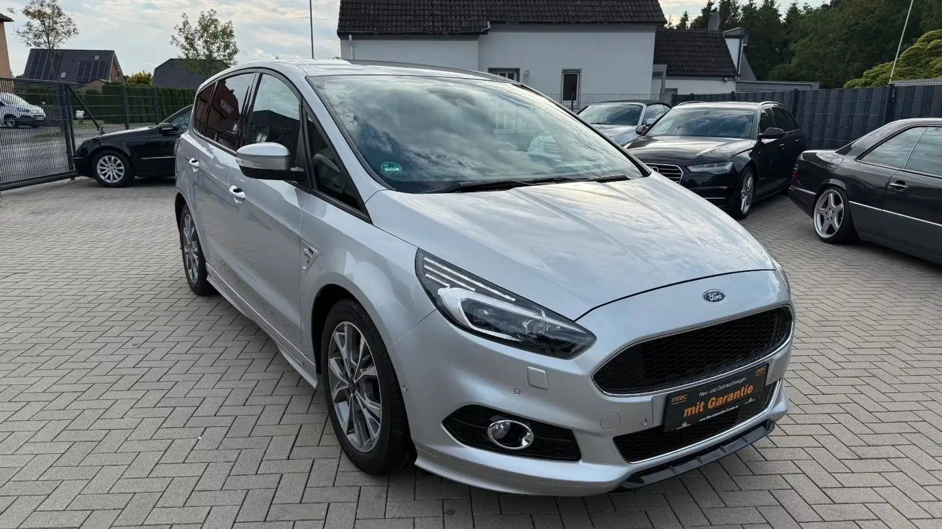 Ford S-Max S-MAX 2.0 TDCI ST-Line-Automatik-LED-AHK-CarPlay Grau - 2