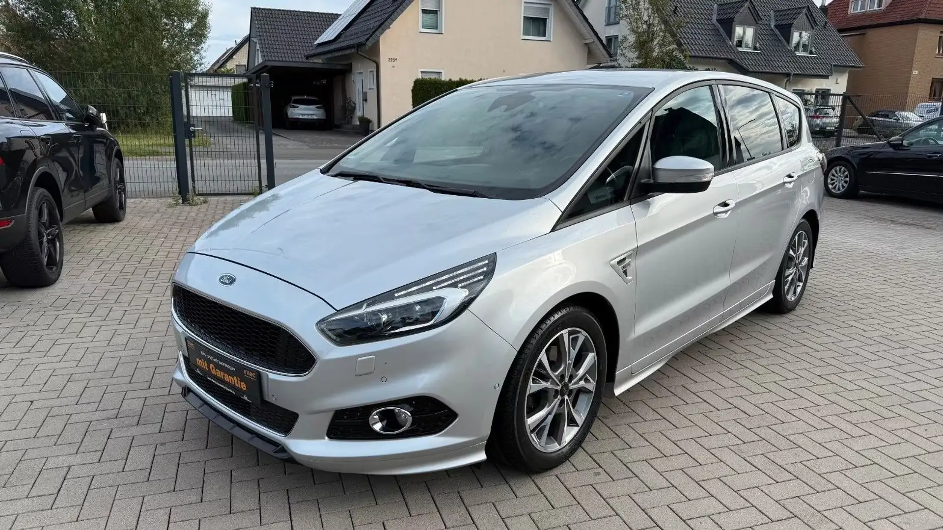 Ford S-Max S-MAX 2.0 TDCI ST-Line-Automatik-LED-AHK-CarPlay Grau - 1
