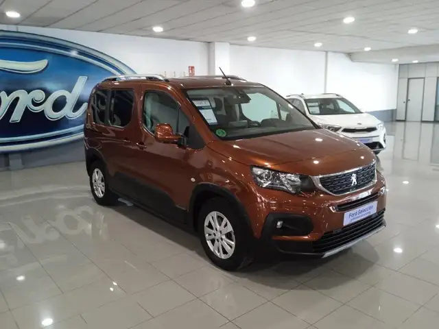Peugeot Rifter 1.2 PureTech S&S Standard Allure 110