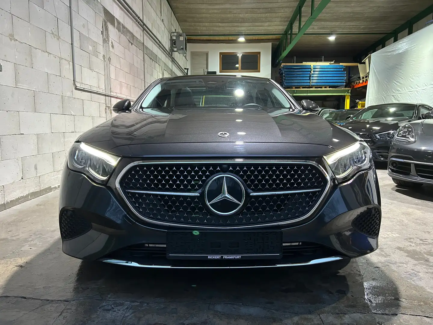 Mercedes-Benz E 200 E 200 Avantgarde*PANO*KEY*LANE*BLIND*LED* Gris - 2