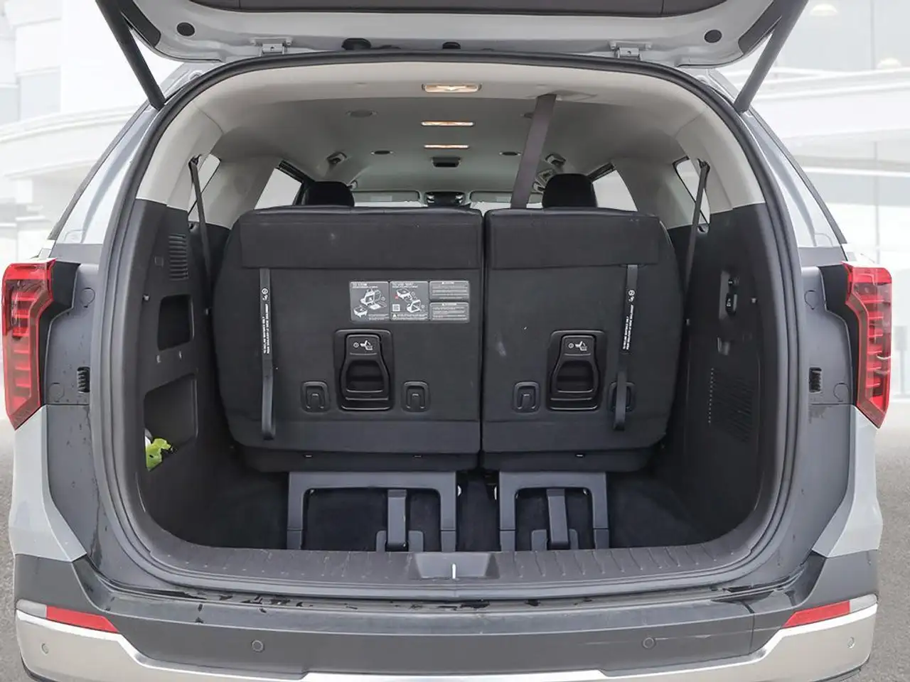Kia Carnival снимка Kia Carnival