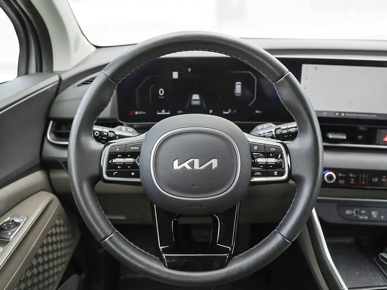Kia Carnival снимка Kia Carnival