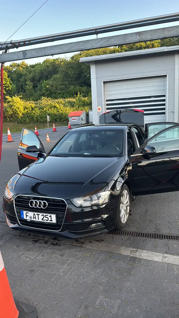 Audi A4 2.0 TDI DPF clean diesel multitronic S line Sportp - 2