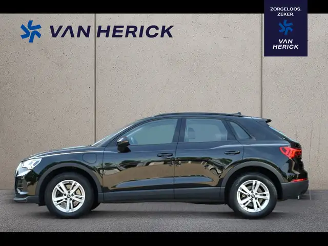 Audi Q3 view 2