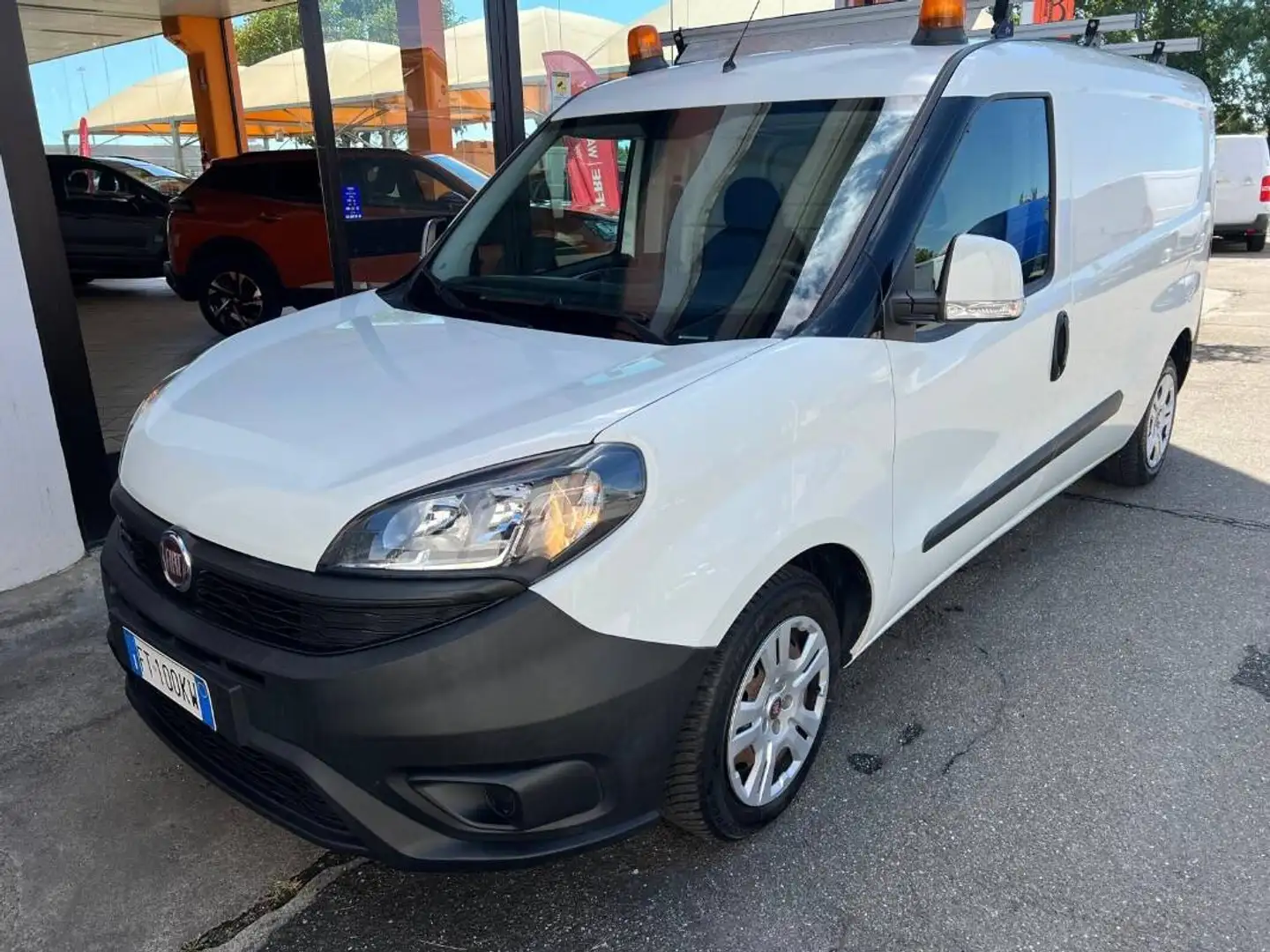Fiat Doblo Cargo maxi 1.6 mjt 16v 105cv E6 Wit - 1
