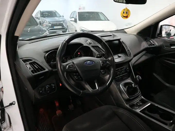 Ford Kuga 1.5 EcoB. 120 Trend S&S 4x2 2019, foto 2