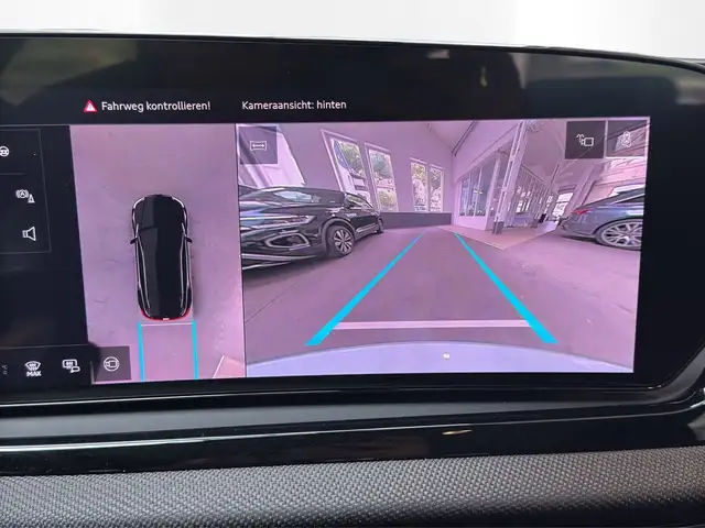 Audi A6 view 13