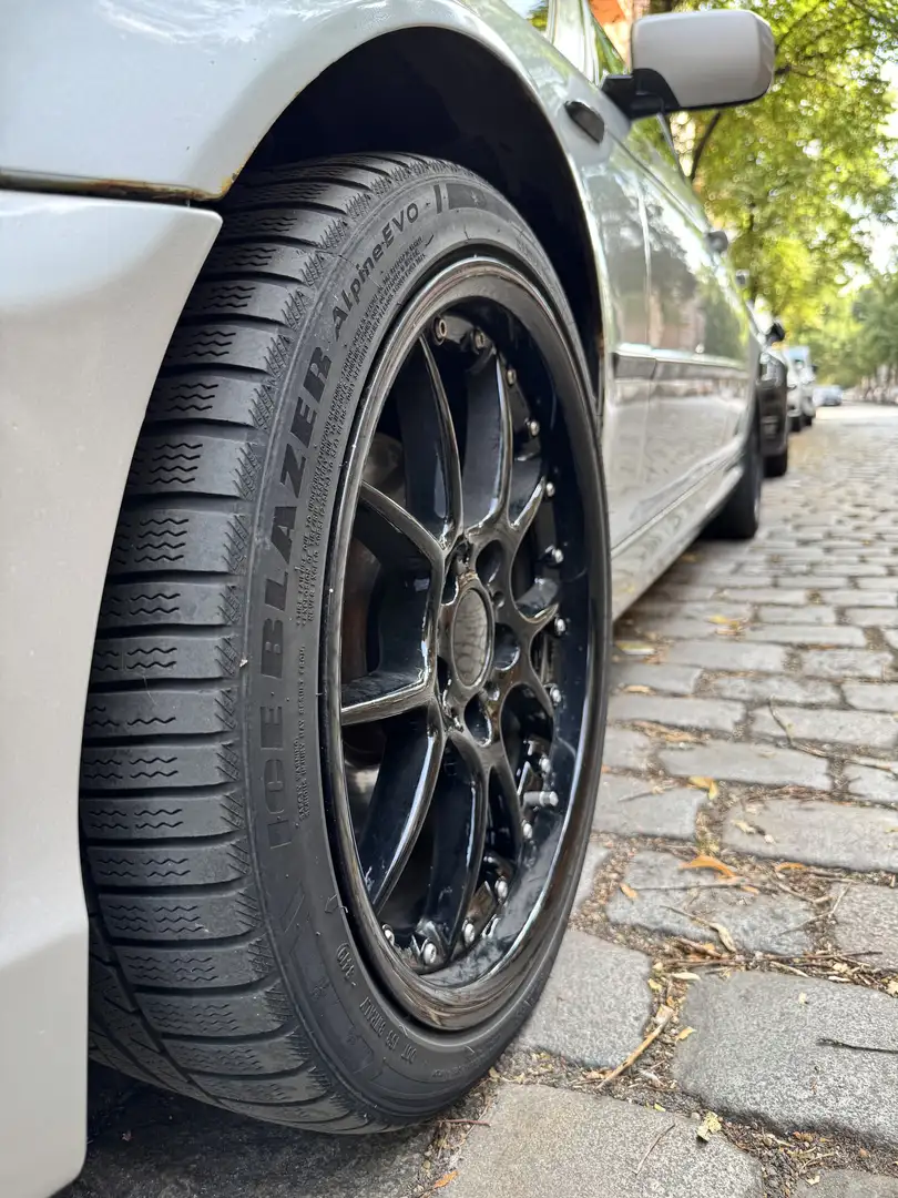 BMW BMW 325i M-Packet ab werk Срібний - 2