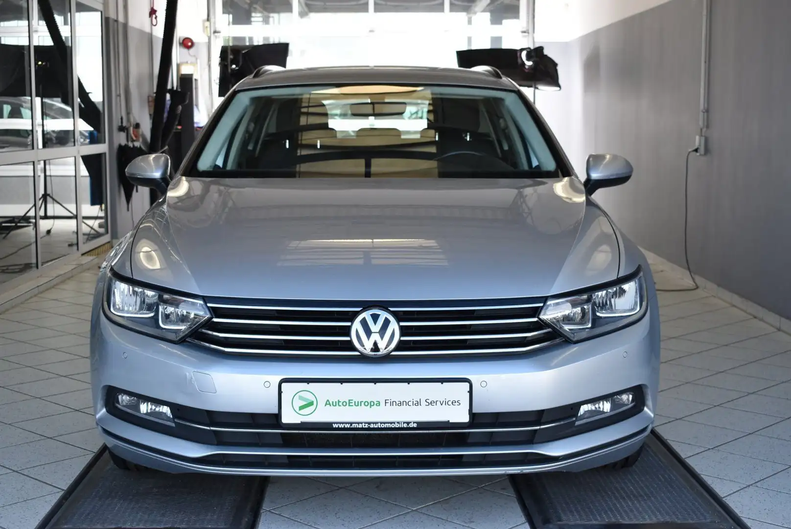 Volkswagen Passat Variant 1.6TDI BMT Comfortline DSG*ACC Silber - 2