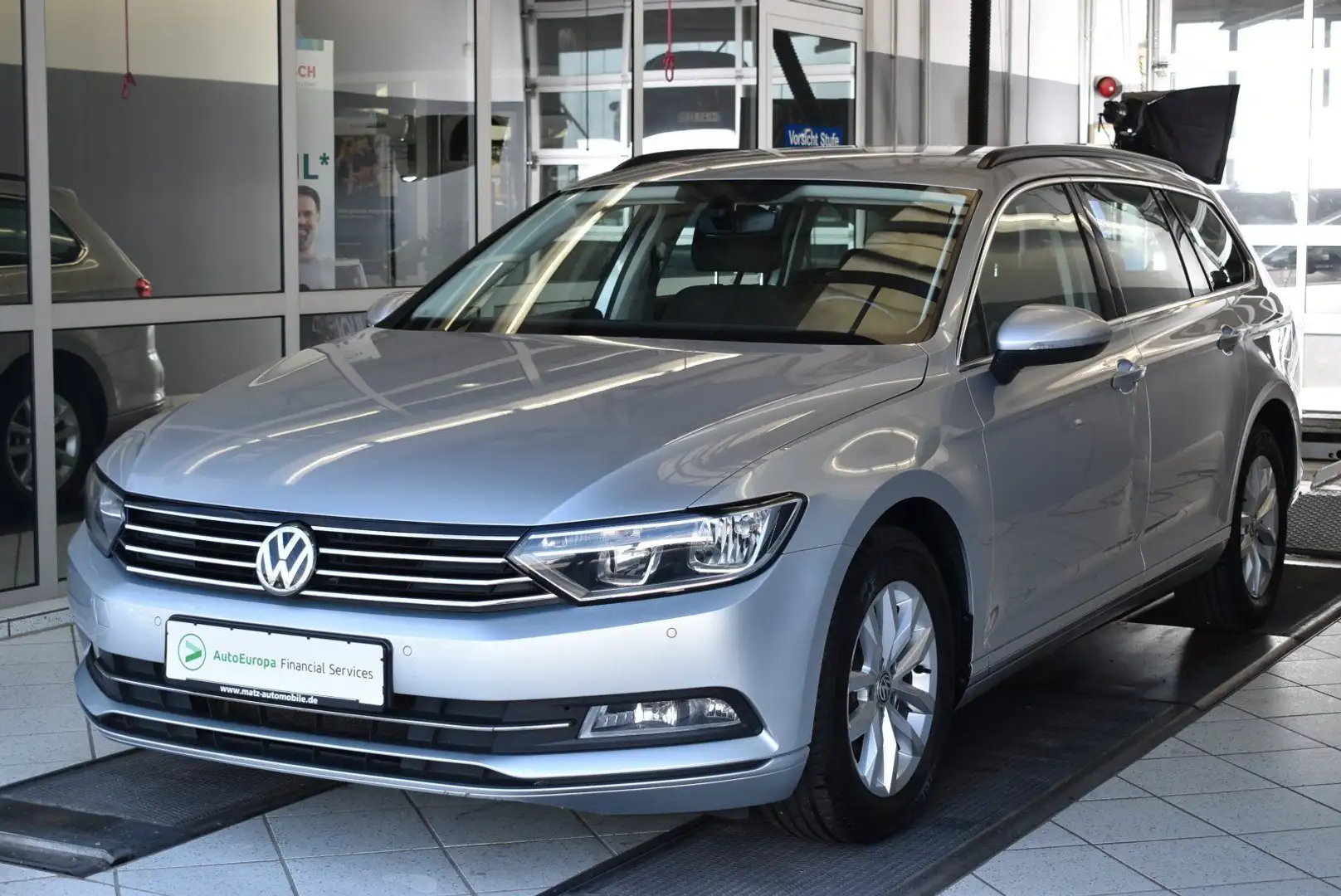 Volkswagen Passat Variant 1.6TDI BMT Comfortline DSG*ACC Silber - 1