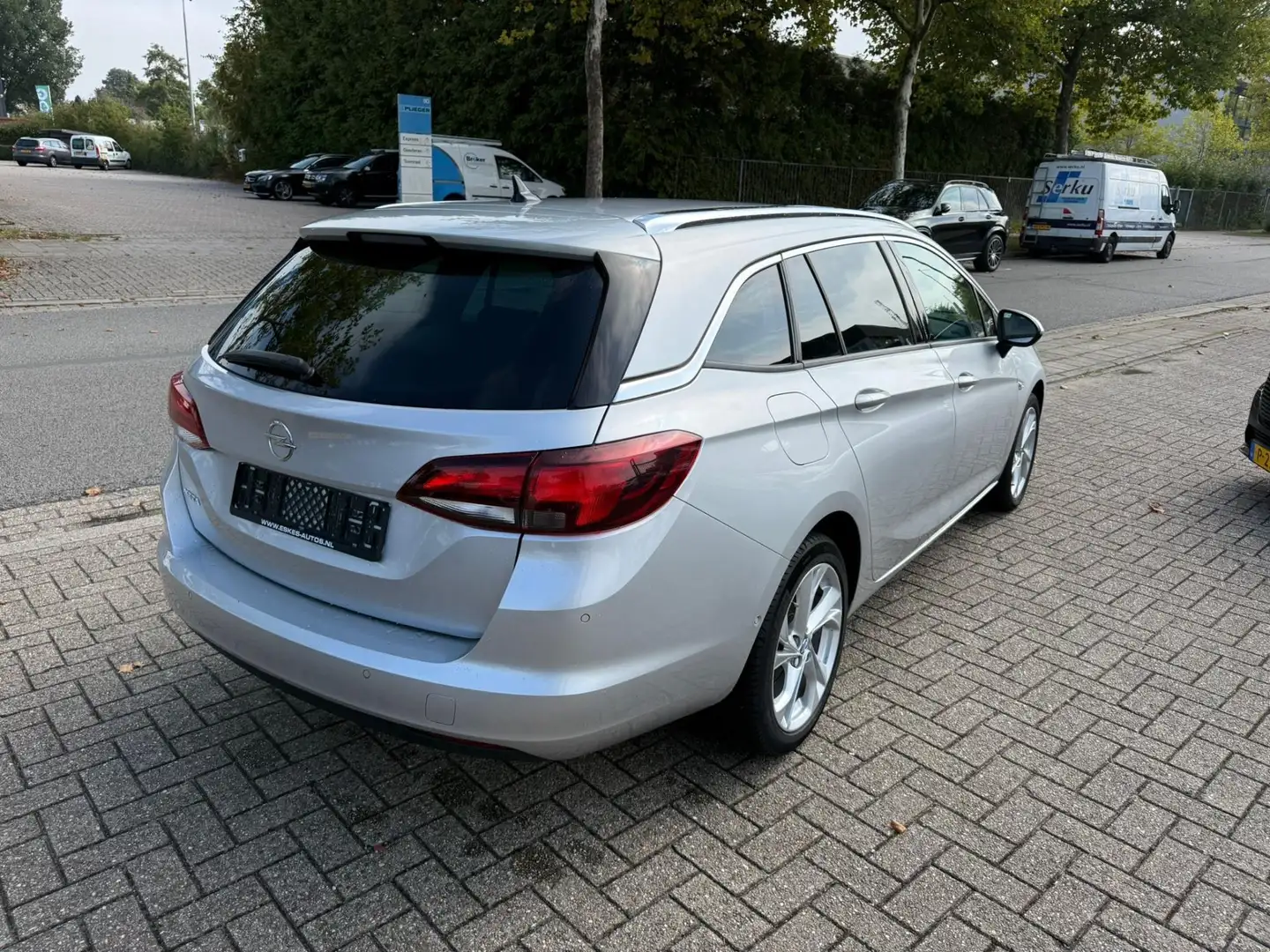 Opel Astra Sports Tourer 1.4 Turbo Innovation, Navi, 150PK, I Grijs - 2