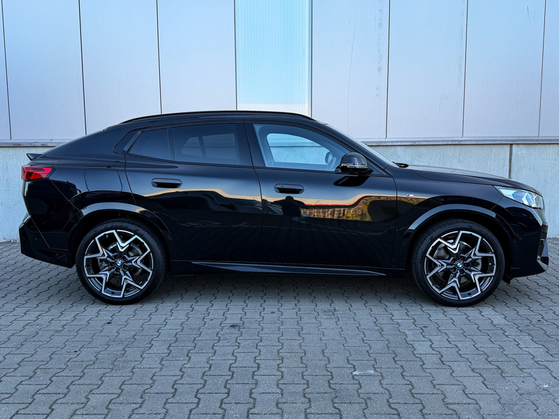 BMW X2 SDrive20i M-sport Pano H&K Glow Full option 20Inch — photo 4