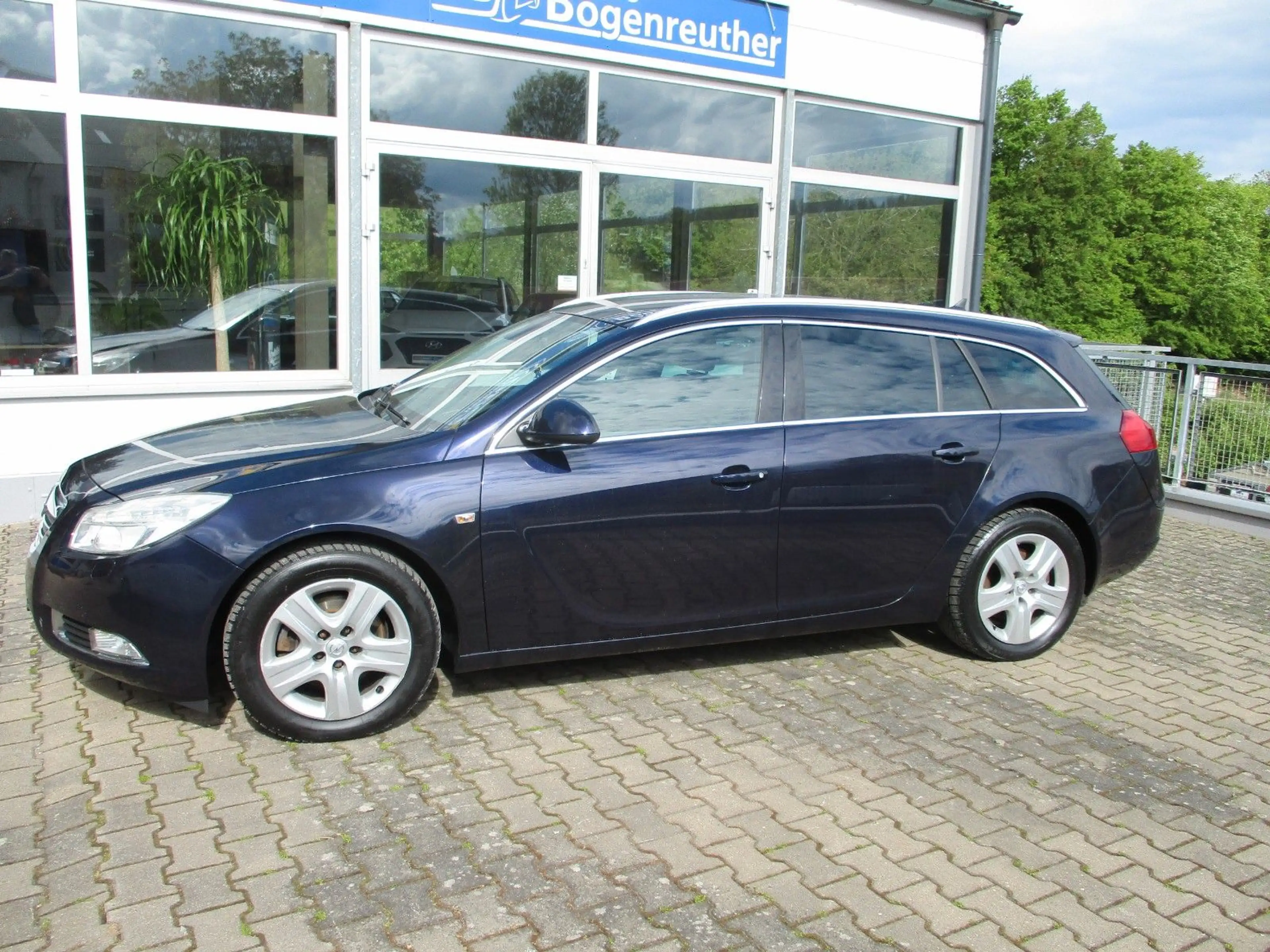 Opel Insignia A Sports Tourer Edition — photo 2