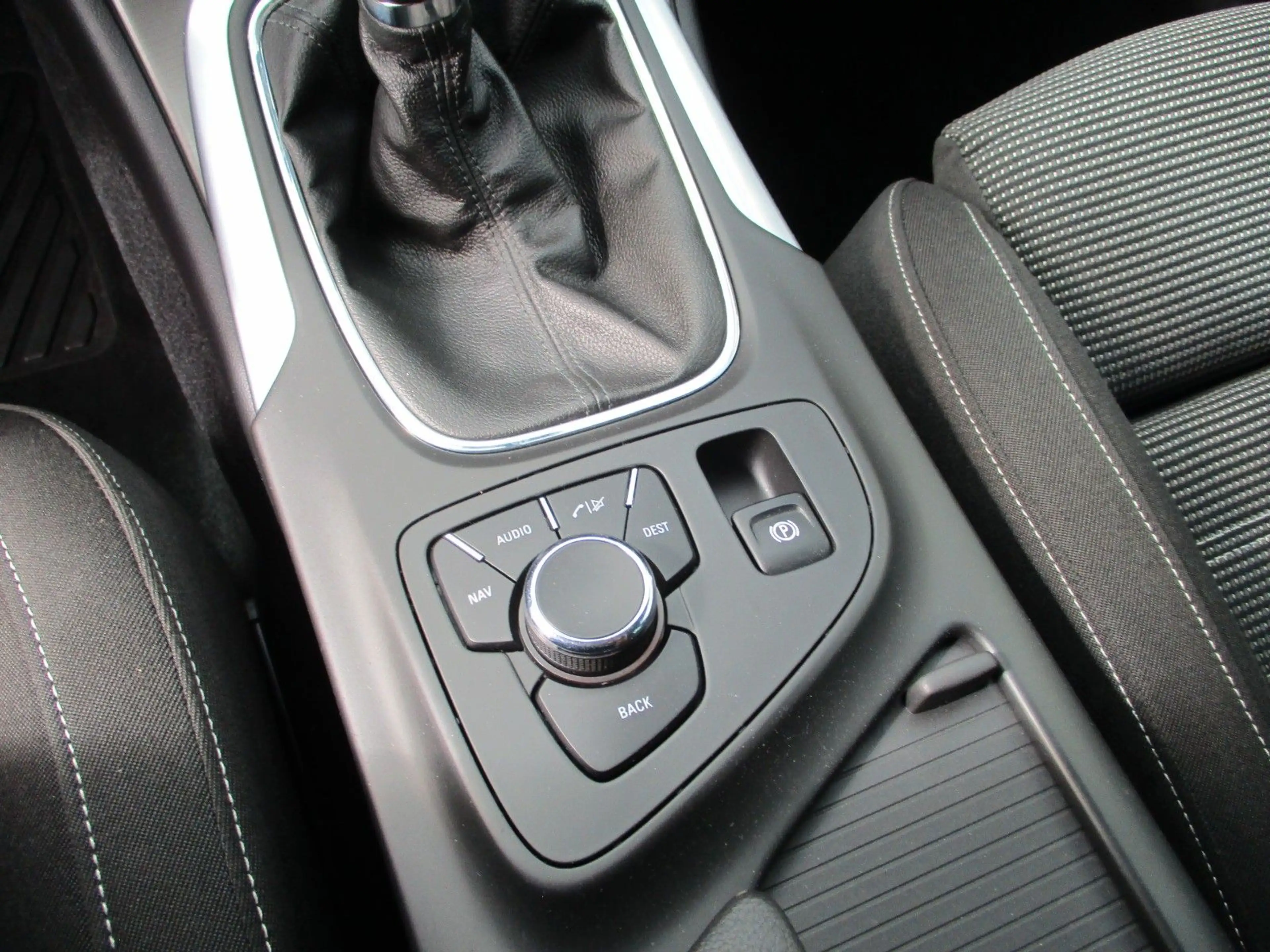 Opel Insignia A Sports Tourer Edition — photo 15