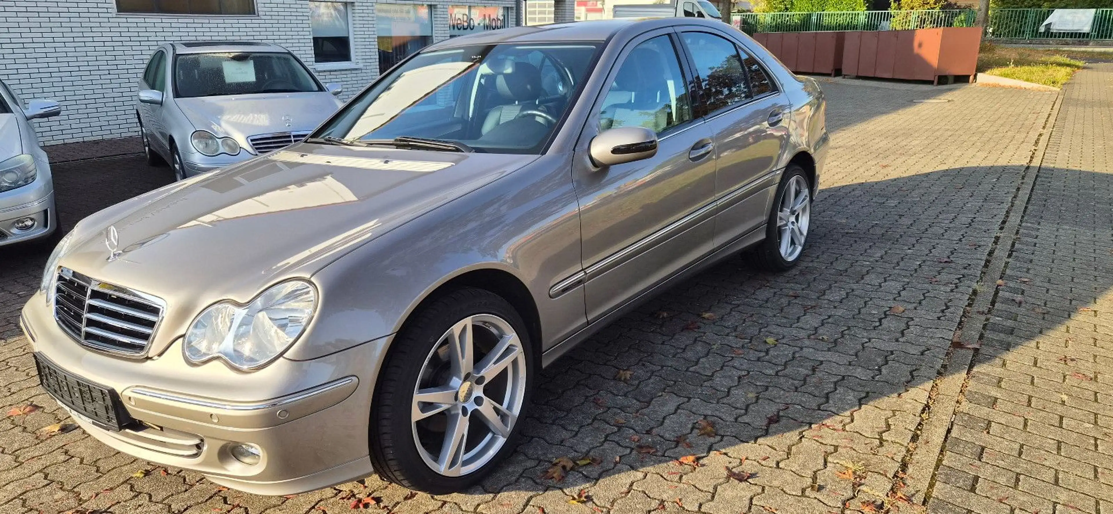 Mercedes-Benz C 180 Navi, WiFi,  Standheizung, vieles neu!!!!