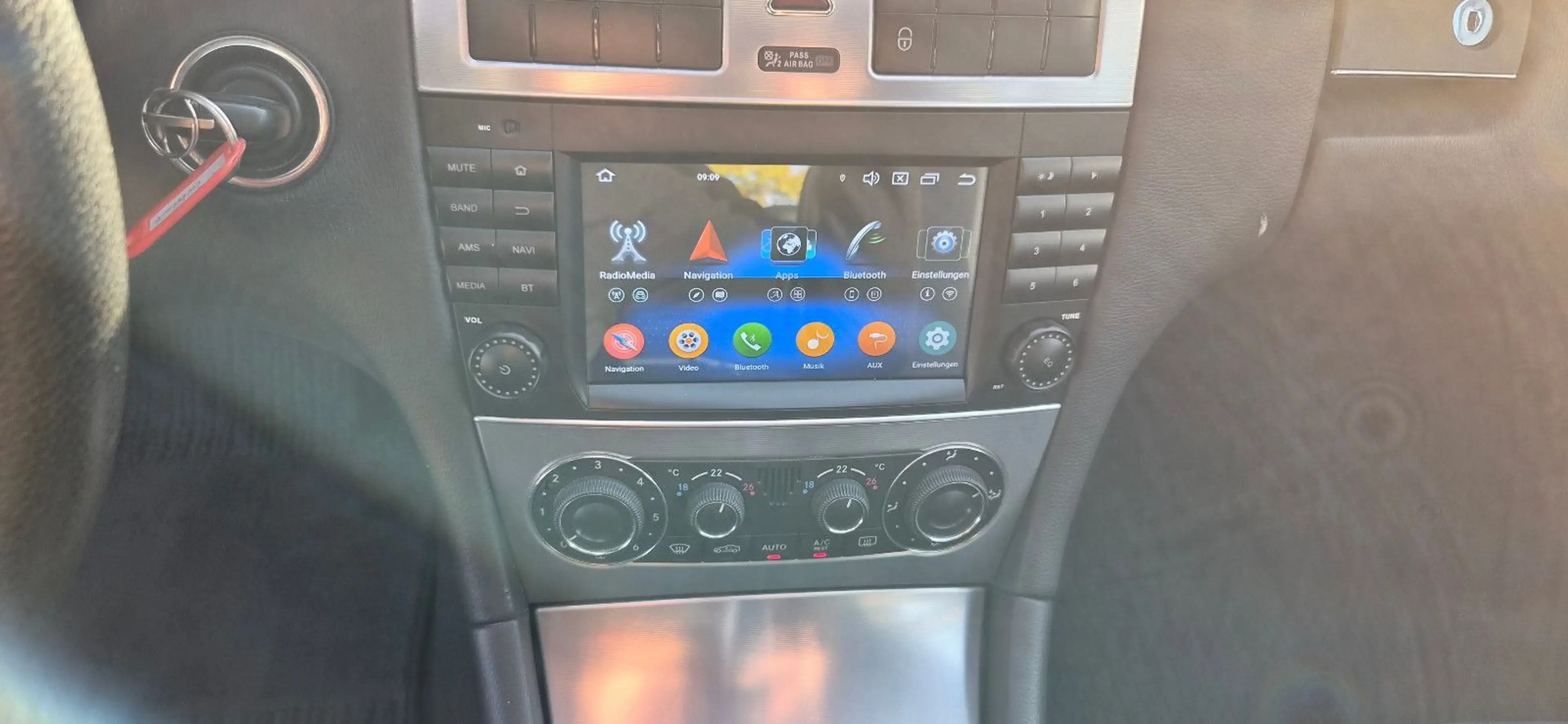 Mercedes-Benz C 180 Navi, WiFi,  Standheizung, vieles neu!!!! — photo 11