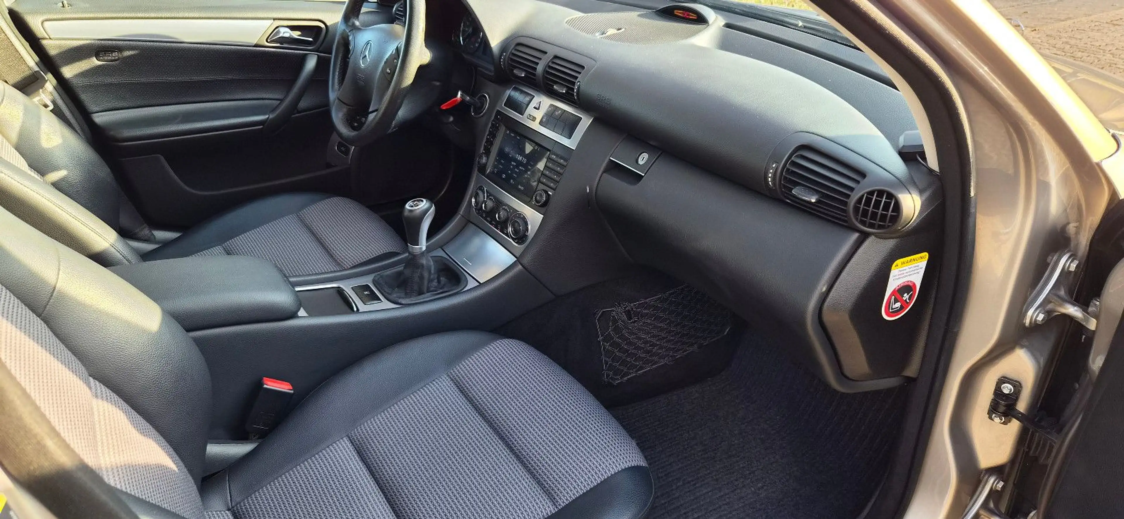 Mercedes-Benz C 180 Navi, WiFi,  Standheizung, vieles neu!!!! — photo 6