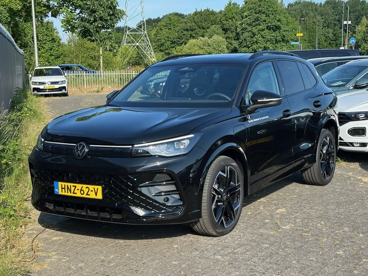 Volkswagen Tiguan 1.5 eHybrid 272pk DSG R-Line Edition / Demonstrati Zwart - 2