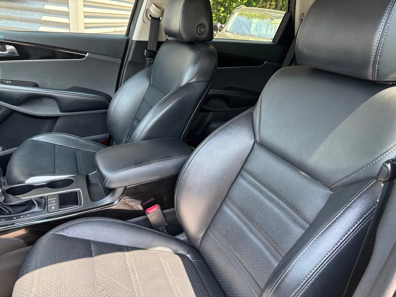 Kia Sorento photo Kia Sorento