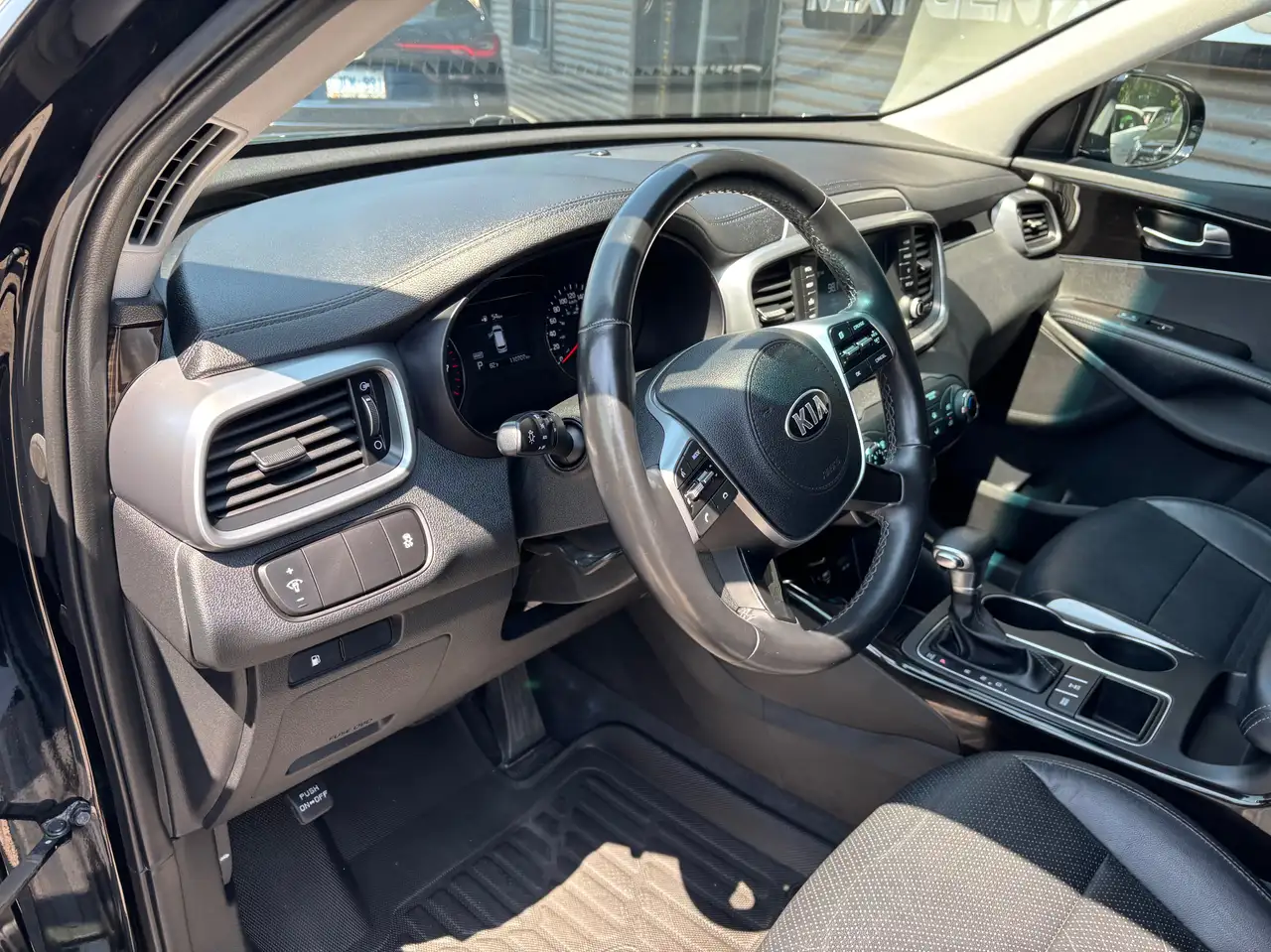 Kia Sorento photo Kia Sorento