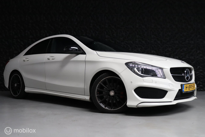 Mercedes-Benz CLA 180 Ambition AMG-Line | Pano | Sfeer |