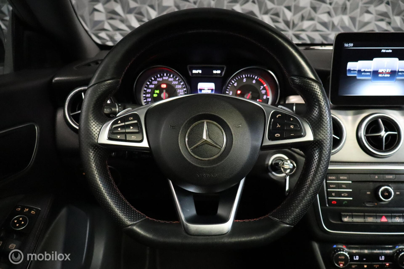 Mercedes-Benz CLA 180 Ambition AMG-Line | Pano | Sfeer | — photo 11