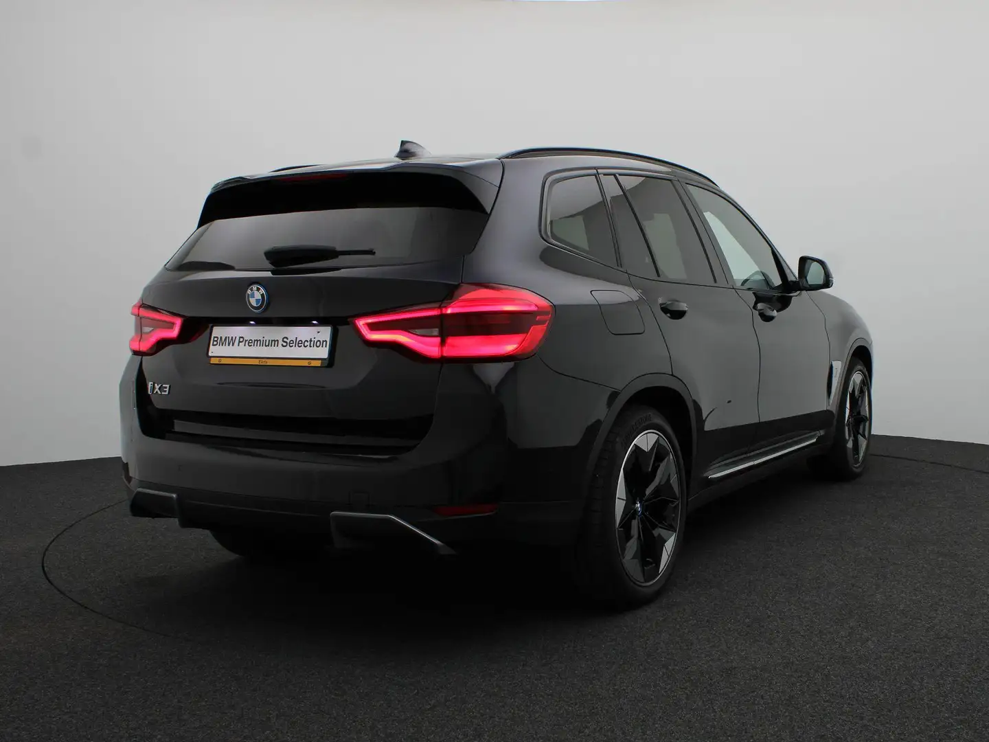 BMW iX3 High Executive Černá - 2